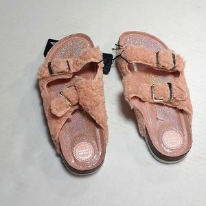 Wonder Nation Girls Slip-on shoes size 4